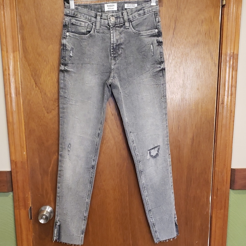 Kensie Women’s Gray Washed Distressed Ultimate High Rise Skinny Jeans